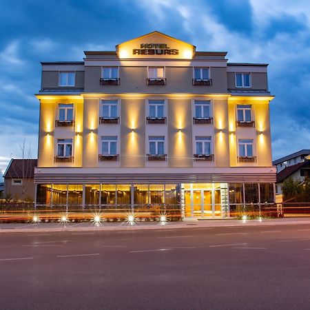 Hotel Resurs 포드고리차 외부 사진