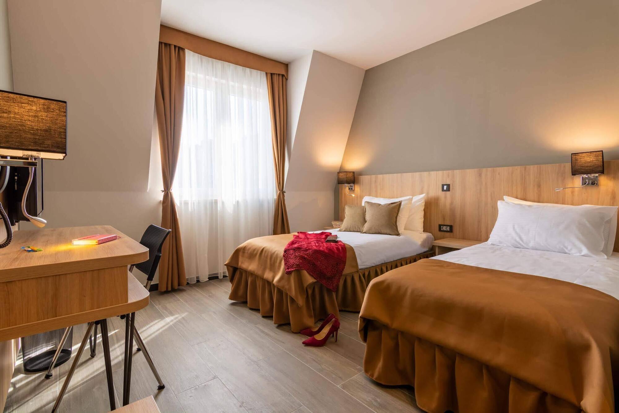 Hotel Resurs 포드고리차 외부 사진