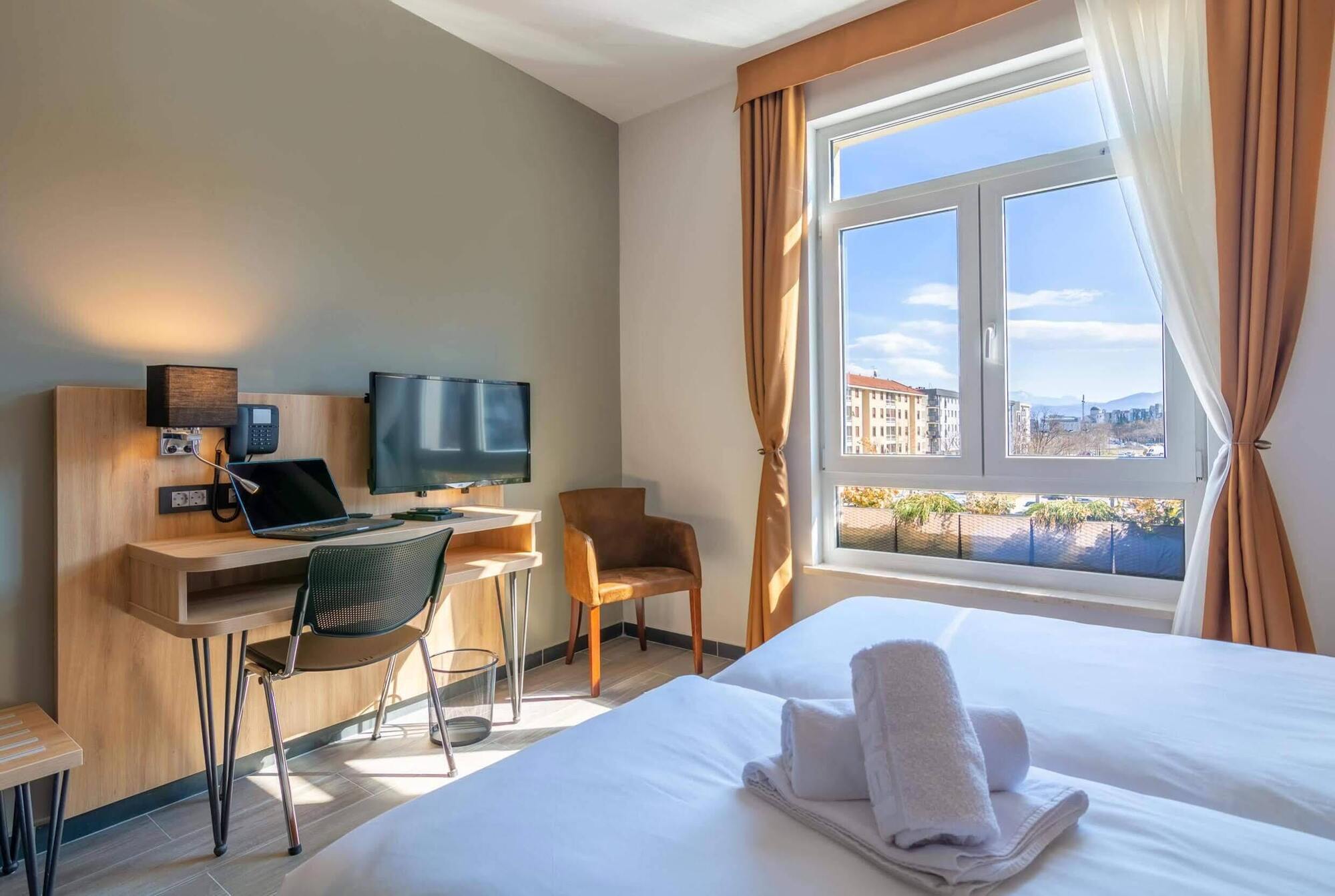 Hotel Resurs 포드고리차 외부 사진
